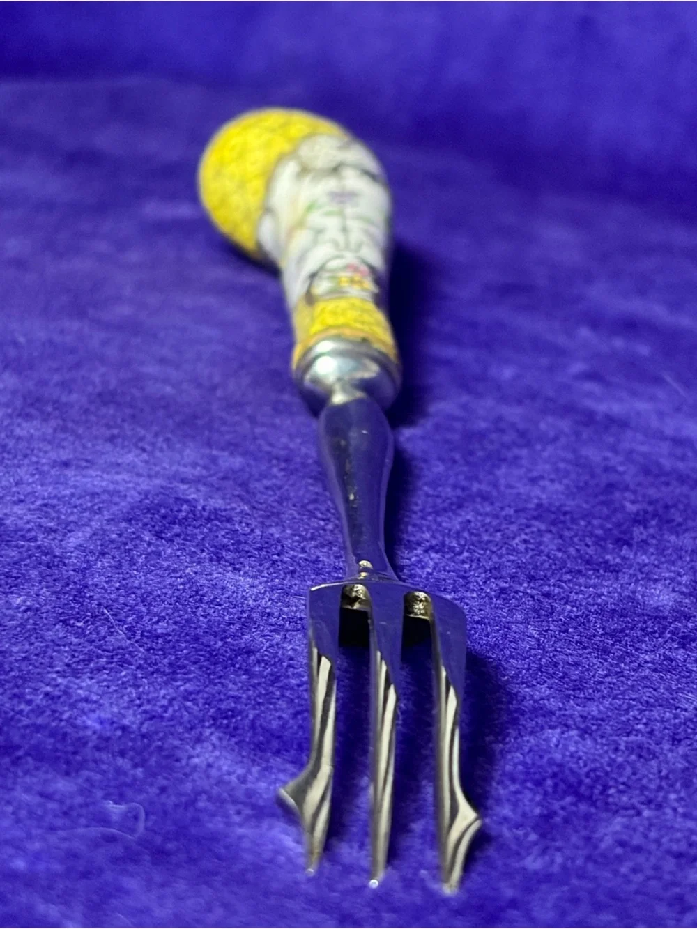 Vintage A.E. Lewis Floraine Shrimp Seafood Fork 8.5